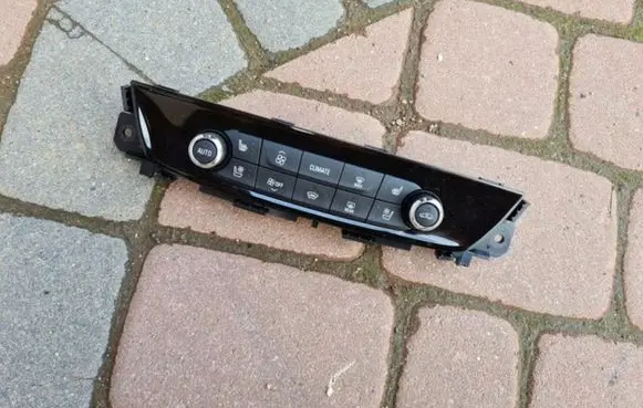 Opel Insignia B Climate control unit 39113531