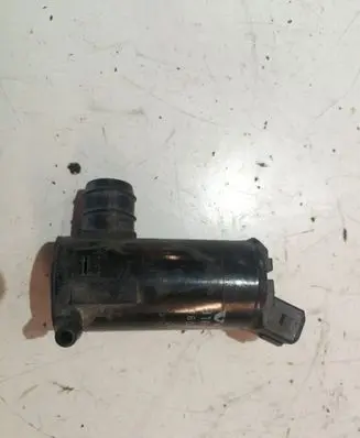 Volvo V70 Windscreen/windshield washer pump 9169611