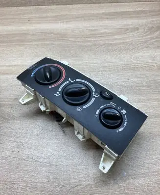 Renault Megane I Climate control unit 663391J B64P101542J