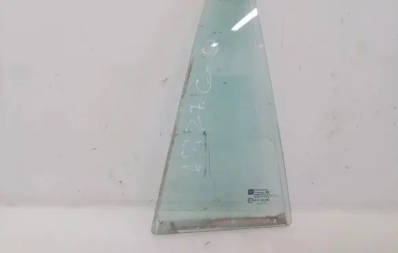 Opel Astra H Rear vent window glass 43R001582
