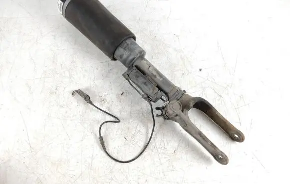 Mercedes-Benz R W251 Air suspension front shock absorber A25870004203 A2587