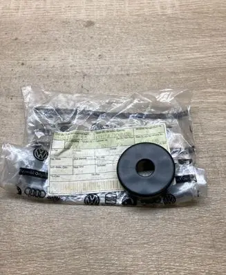 Volkswagen PASSAT B6 Rear shock absorber/damper 1H0513269D