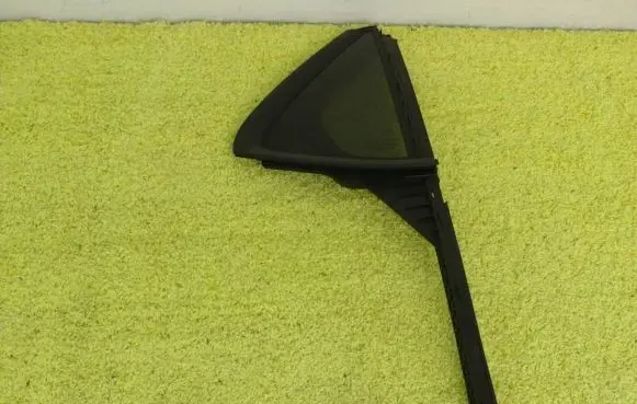 Opel Corsa F Rear vent window glass 9829473480