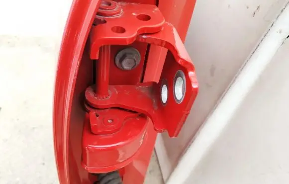 Peugeot 207 Rear door lower hinge