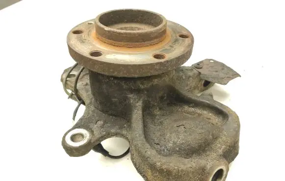 Mercedes-Benz Sprinter W906 Front wheel hub A906362 A9069050601