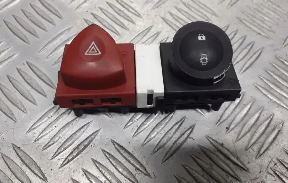 Renault Megane II Hazard light switch 8200095493