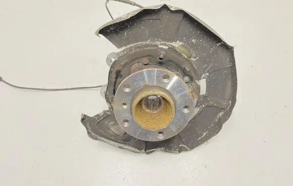 BMW X5 E70 Rear wheel hub 6879102