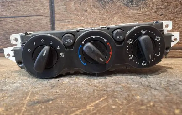 Ford C-MAX I Climate control unit 3M5T19980BD 69607321