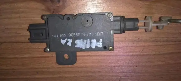 Nissan Primera Central locking motor 905502f700