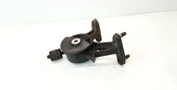 Toyota Verso Engine mount bracket