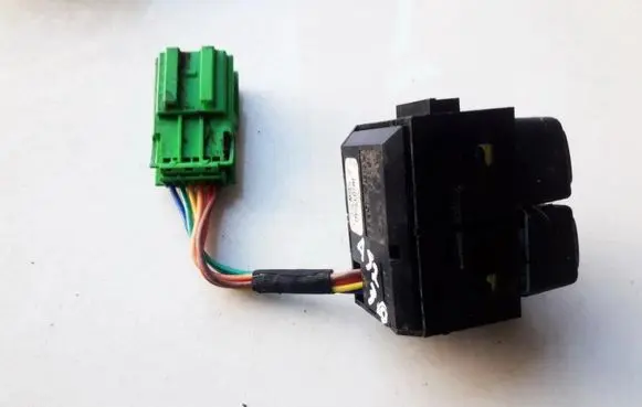 Volvo V50 ESP (stability program) switch 8691530