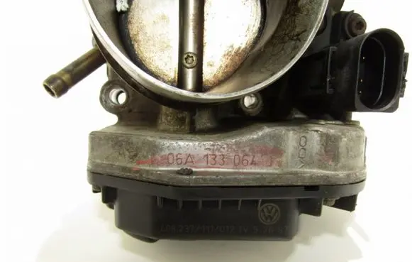 Audi A3 S3 8L Electric throttle body valve 06A133064J