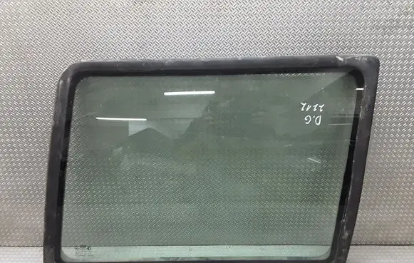 Hyundai Galloper Rear side window