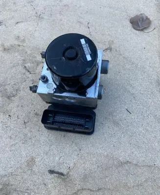 Mercedes-Benz C AMG W204 ABS Pump A2044313712 10021203194