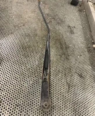 Volkswagen Transporter - Caravelle T5 Front wiper blade arm