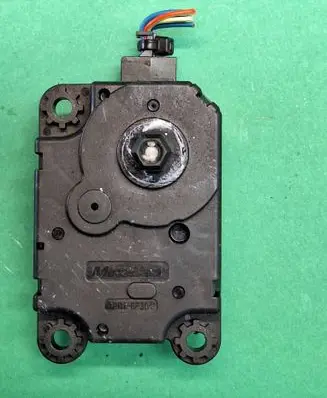 Renault Captur Air flap motor/actuator A21201700 HAD36001A 291016
