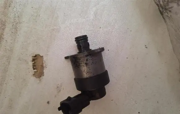Renault Trafic III (X82) Fuel pressure sensor 0928400825 4582530142