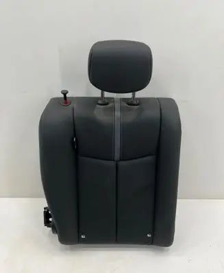 Nissan Leaf II (ZE1) Rear seat 