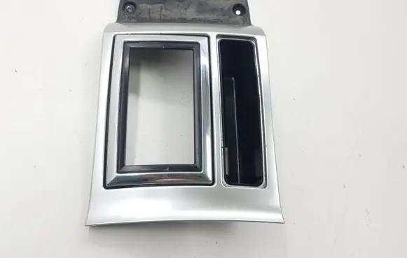 Chrysler 300 - 300C Gear shifter surround trim plastic 04595966AA