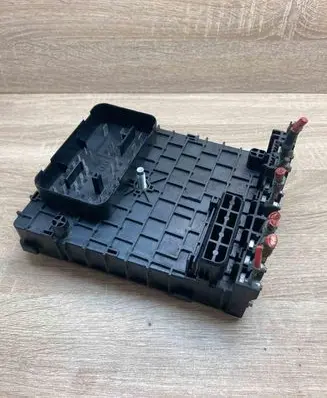 Volkswagen PASSAT B6 Fuse module 3C0971249 15317452 L0074906270206