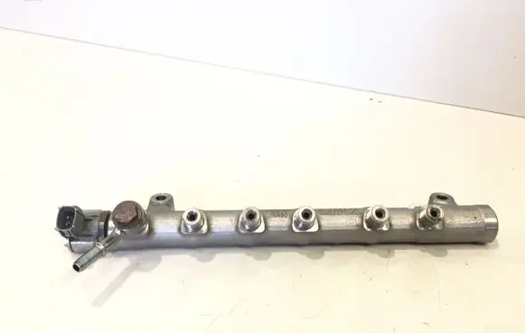 Volvo XC60 Fuel main line pipe 31303612