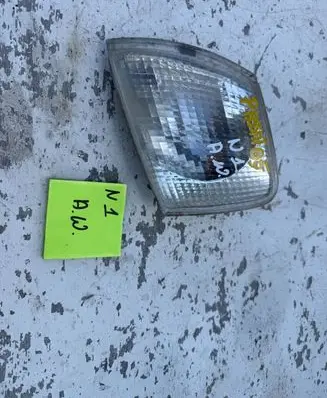 Volkswagen PASSAT B5 Front indicator light