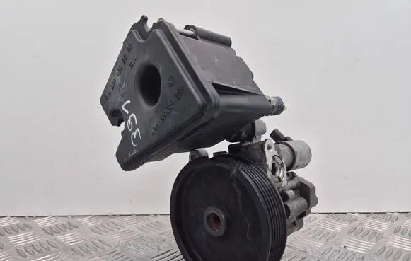 Mercedes-Benz E W212 Power steering pump A0064664501 7695955143