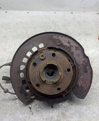 Volkswagen Touareg I Rear wheel hub