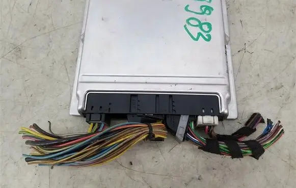 Nissan Almera N16 Engine control unit/module A1111530679