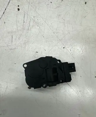 Porsche Macan (95B) Air flap motor/actuator EFB490 15102015 K9749007