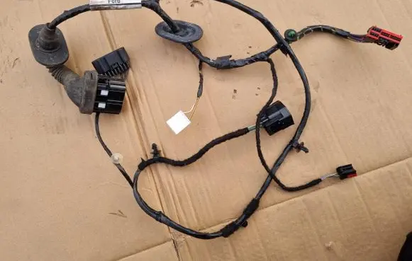Ford Focus Rear door wiring loom BV6T-14240-LGD