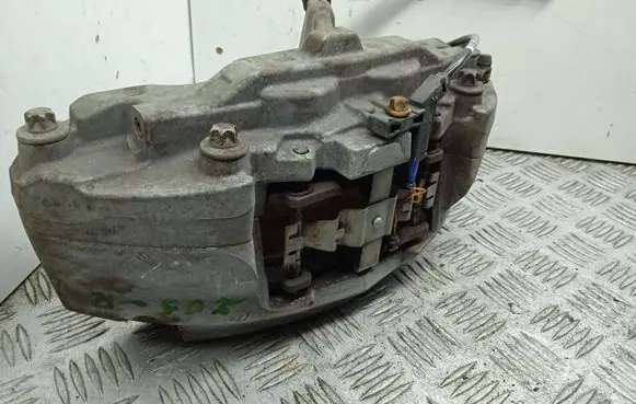 Mercedes-Benz C W205 Front brake caliper