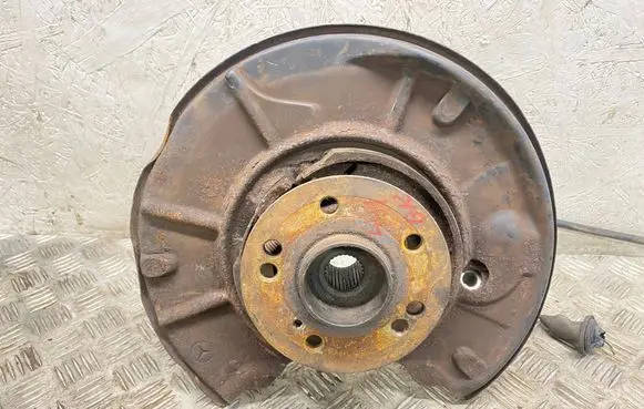 Mercedes-Benz S W220 Rear wheel hub