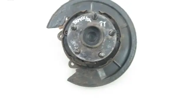 Toyota Corolla Verso E121 Stub axle 