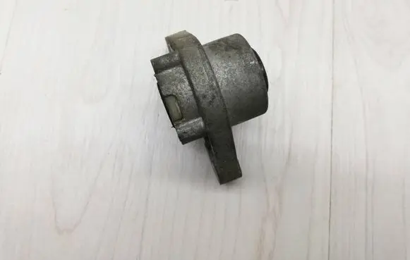 Volvo XC90 Engine mount bracket 8666205