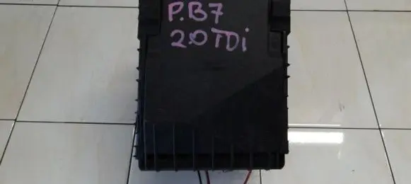 Volkswagen PASSAT B7 Fuse box set