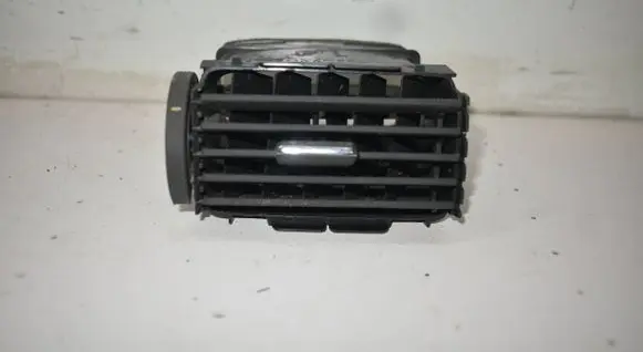 Toyota Avensis T250 Dash center air vent grill 8494
