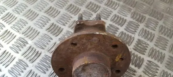 Opel Zafira A Rear wheel hub