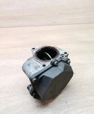 Volkswagen Golf V Throttle valve 03G128063A
