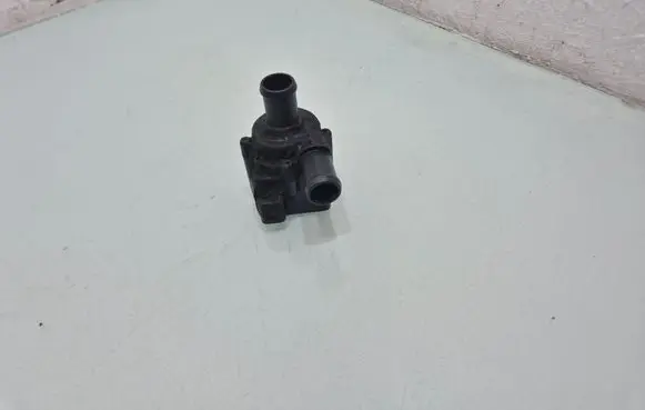 Skoda Octavia Mk3 (5E) Electric auxiliary coolant/water pump 5Q0965561B