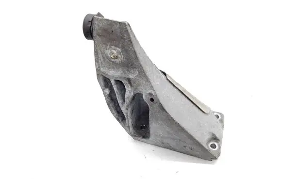 BMW X5 E70 Engine mounting bracket 6772680