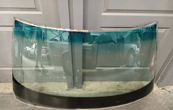 Mercedes-Benz 380 560SEC C126 Front windscreen/windshield window 1266710810 1266710910 1266711110