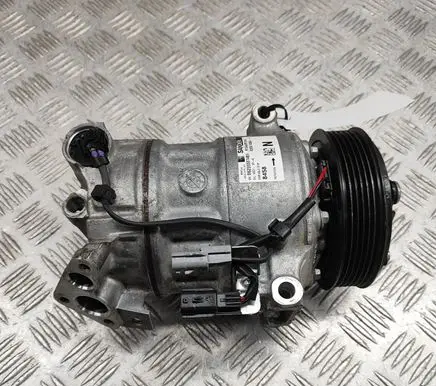 Nissan Qashqai J12 Air conditioning (A/C) compressor (pump) 926006UB0A