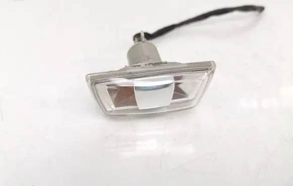 Opel Astra H Front fender indicator light 13252455 13252456