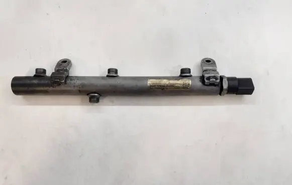 Mercedes-Benz E W211 Fuel main line pipe A6420700695 0606600644