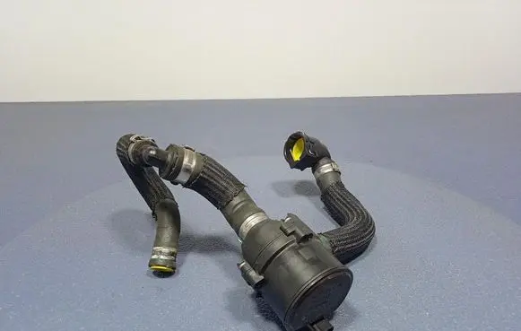 Maserati Levante Water pump 670002071