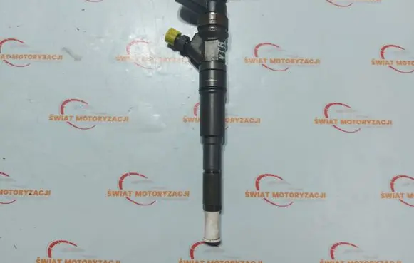 BMW 3 E92 E93 Fuel injector 0445110209