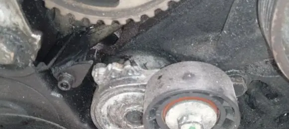 Peugeot Partner Generator/alternator belt tensioner