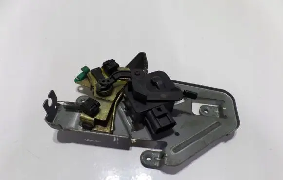Jeep Grand Cherokee (WJ) Tailgate/trunk/boot lock/catch/latch 551651ZAM1