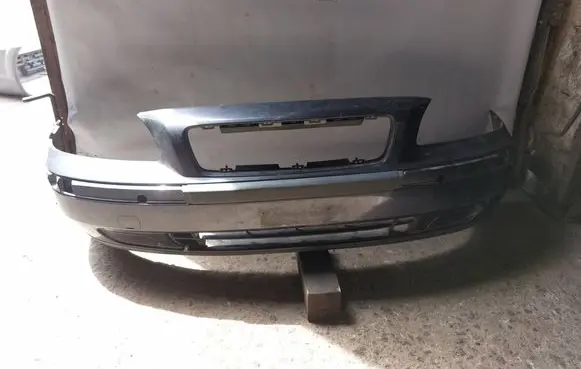 Volvo V70 Front bumper 09484238 2419
